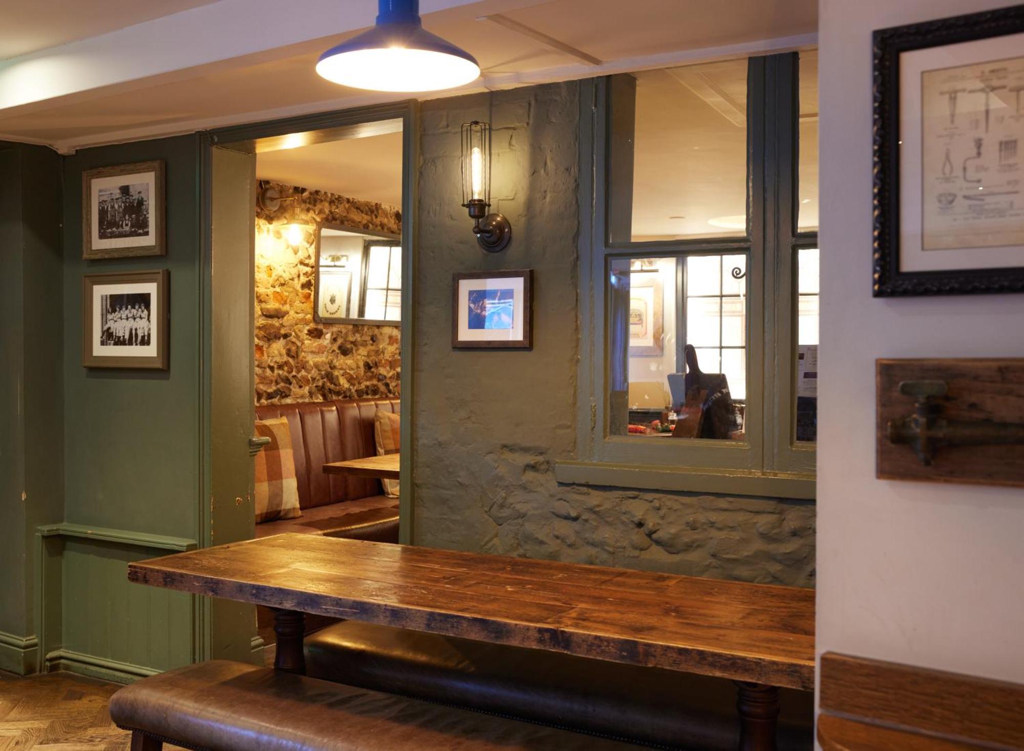 Dog And Partridge By Greene King Inns Bury St. Edmunds 외부 사진