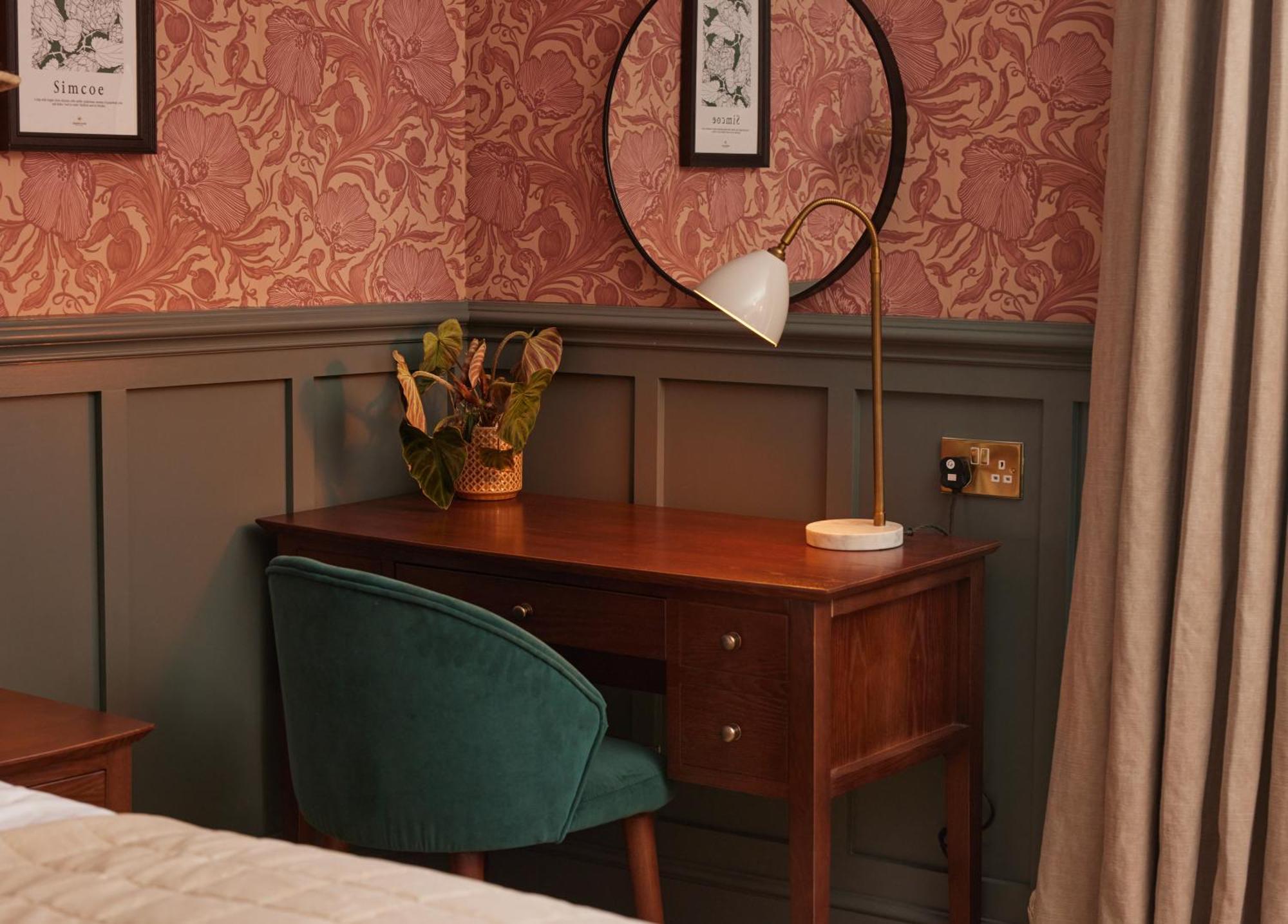 Dog And Partridge By Greene King Inns Bury St. Edmunds 외부 사진