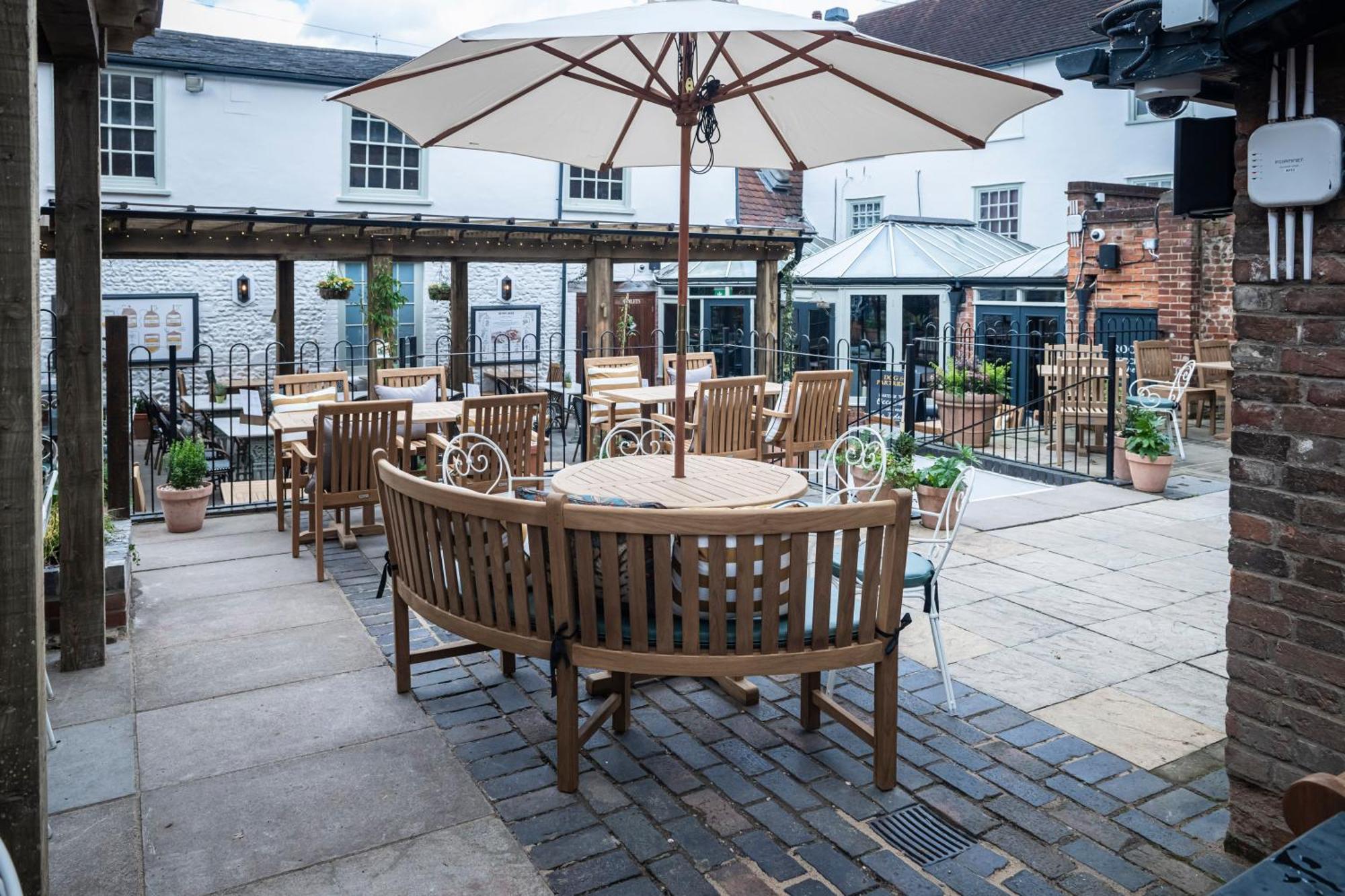 Dog And Partridge By Greene King Inns Bury St. Edmunds 외부 사진